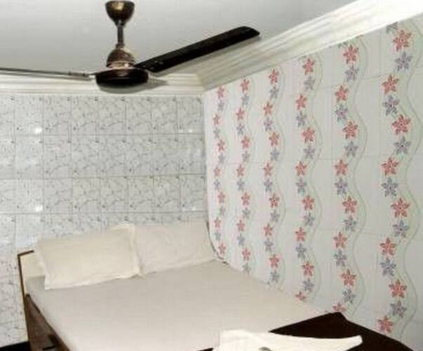 Hotel Metro Plaza Residency and Dormitory, Mumbai 1